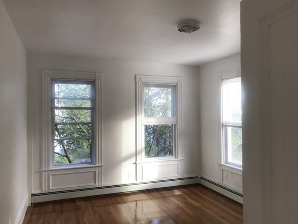 29R Tremont, Cambridgeport