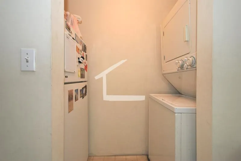 32 Linden St, Central Village