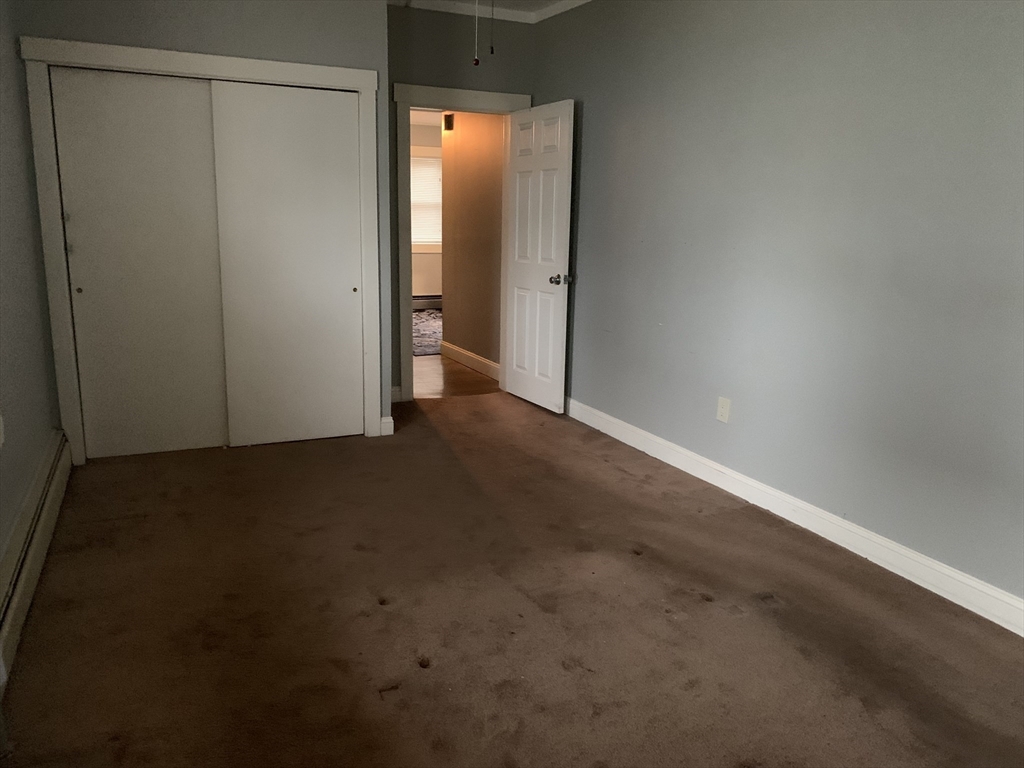 293 Linden St, Fall River