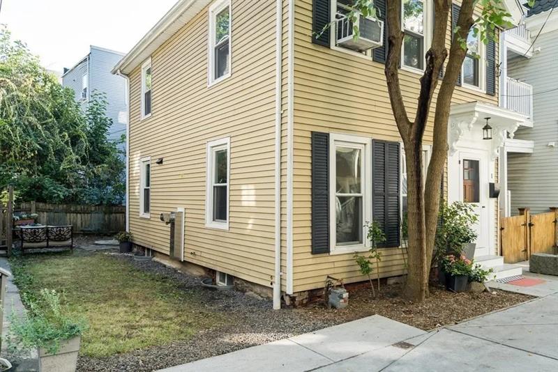 1 Riverside Pl, Riverside