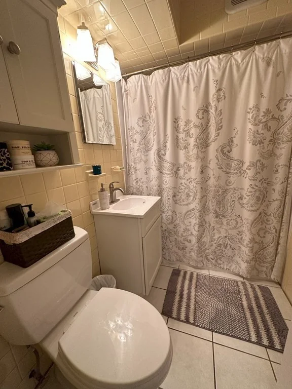 26 John, Coolidge Corner