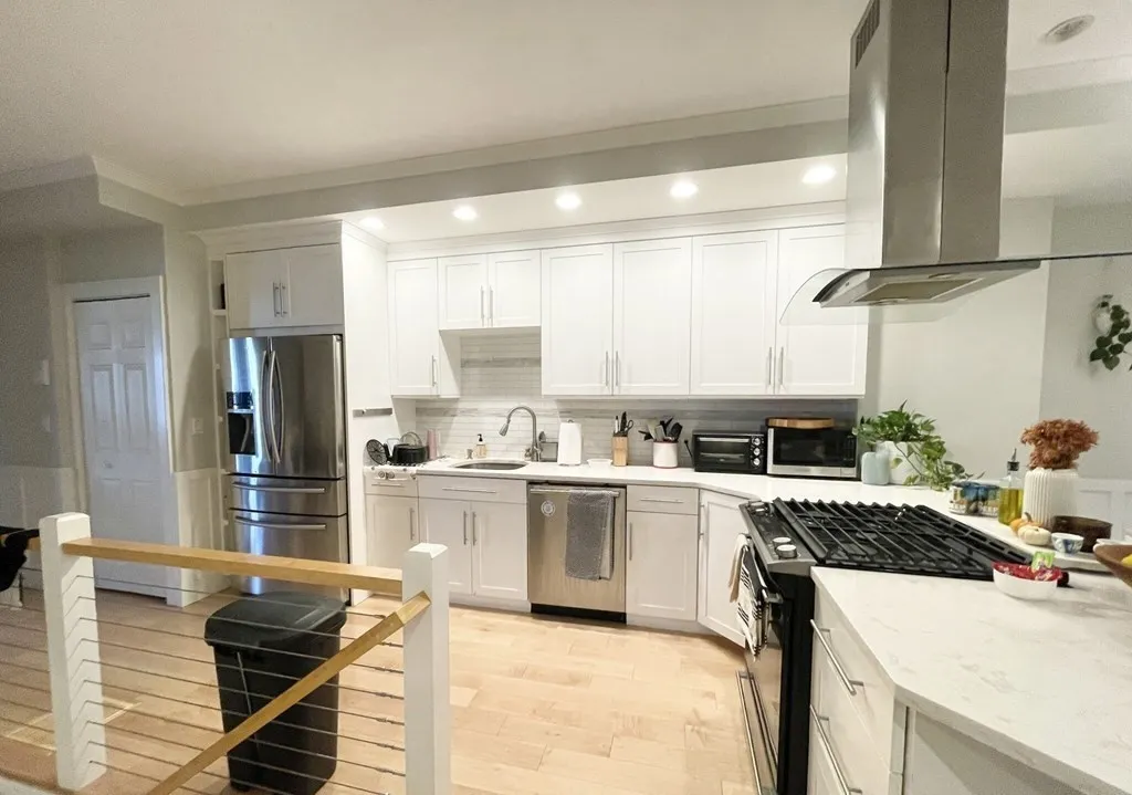 108 Buttonwood, Boston