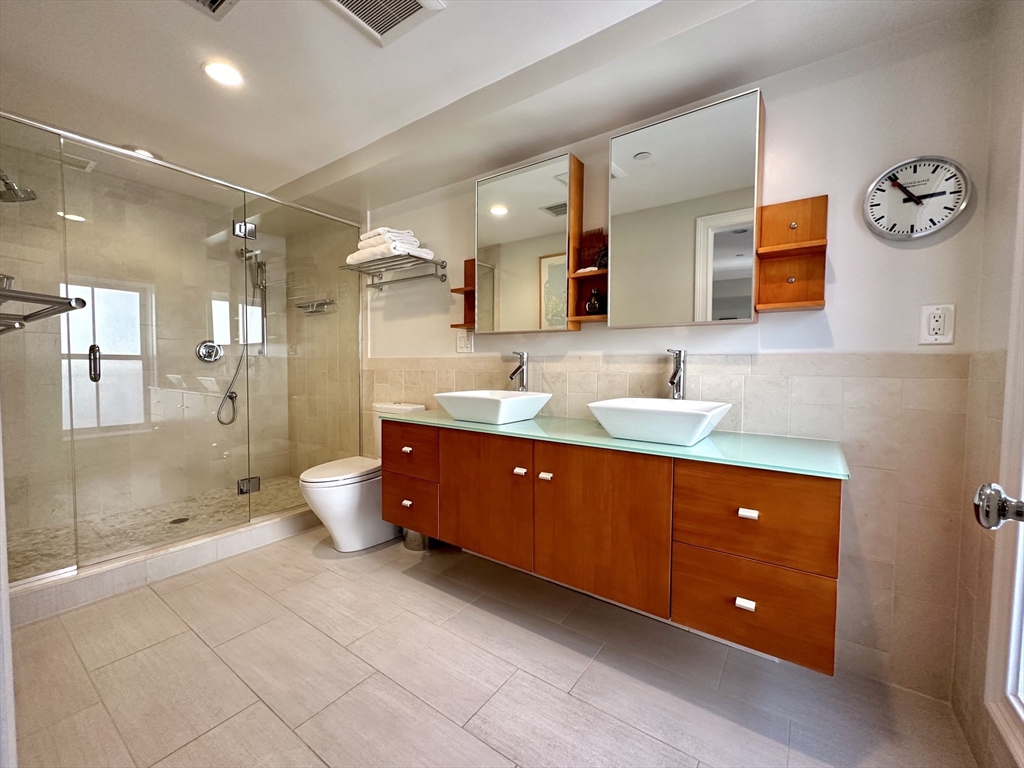 73 Broad St, Downtown