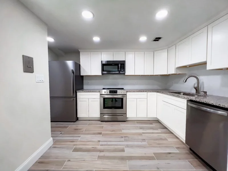 592 American Legion Highway, Roslindale