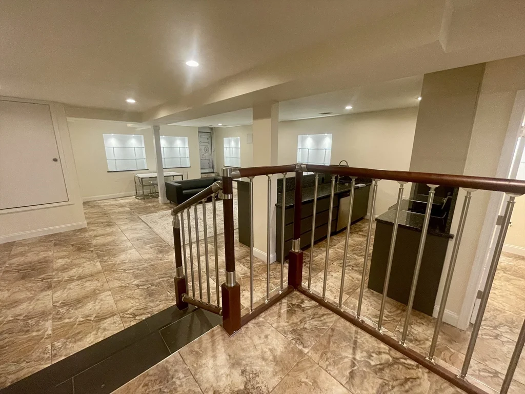 25 Saint Mary's Ct, Brookline