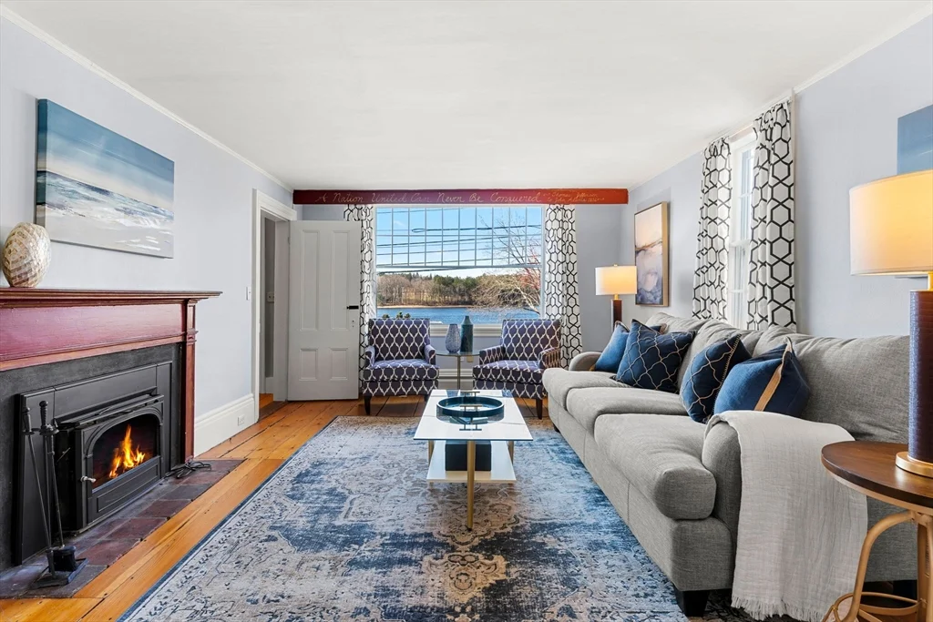 452 Main St, Amesbury