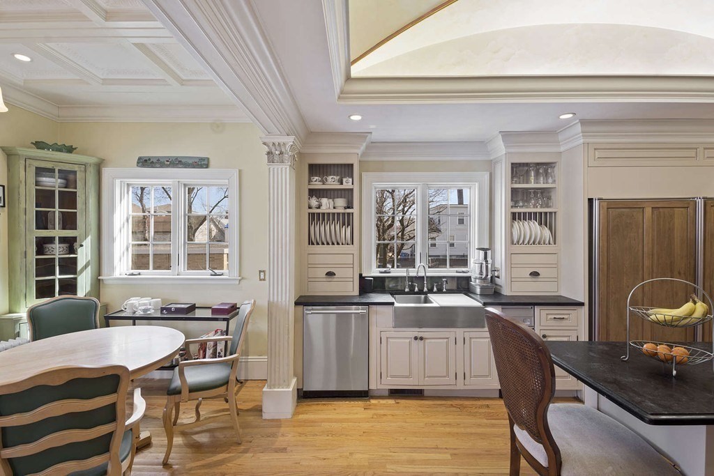 519 Main St, Waltham