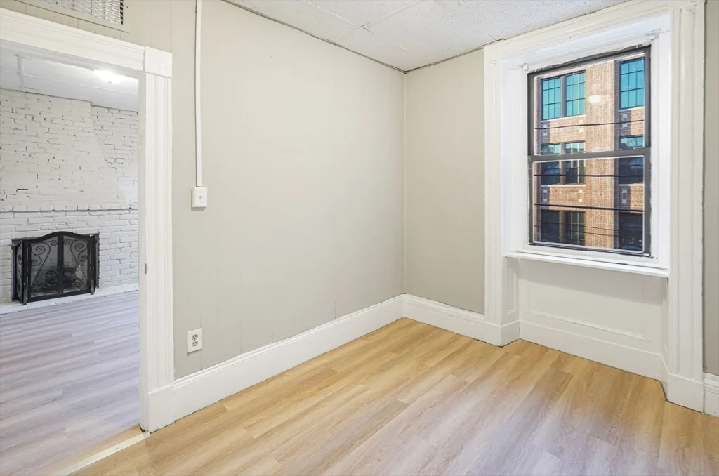 110 Appleton St, Lowell