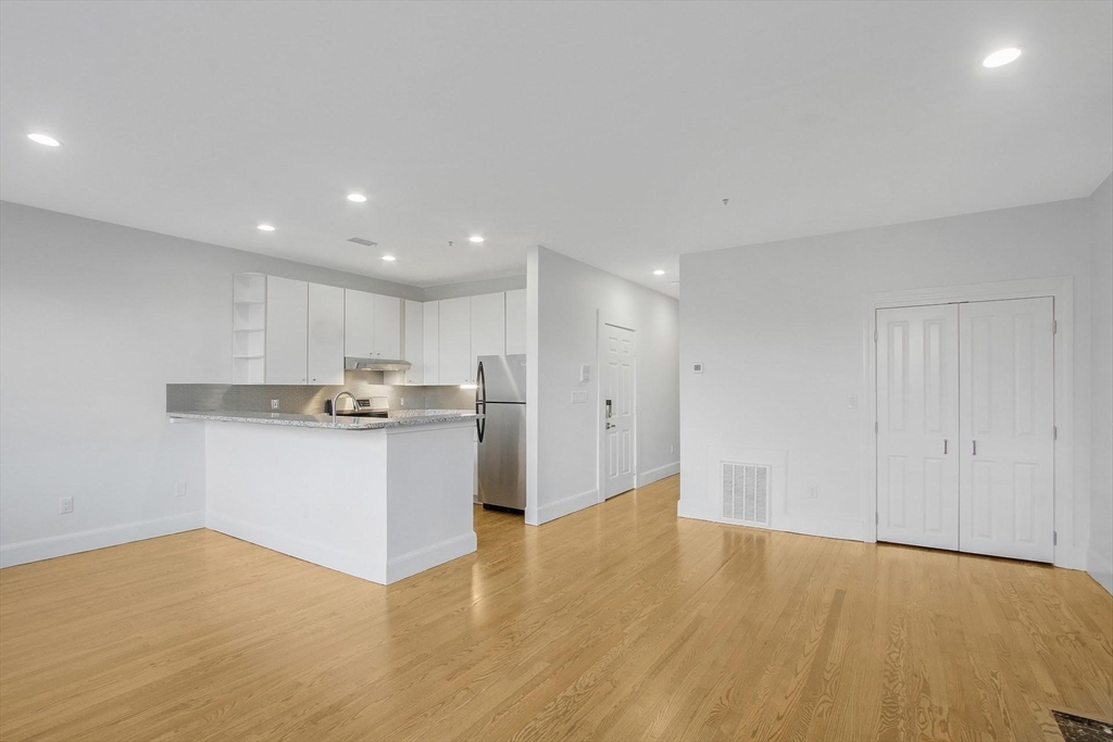 140 Boylston St, Back Bay