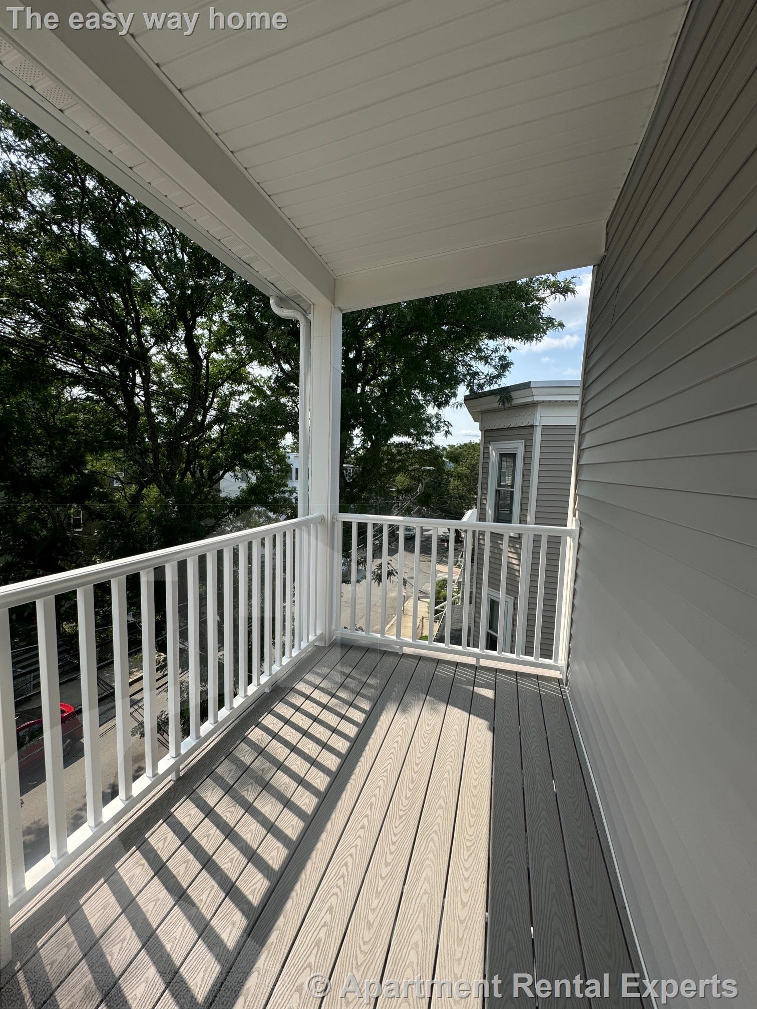 63 Conwell Ave, Tufts