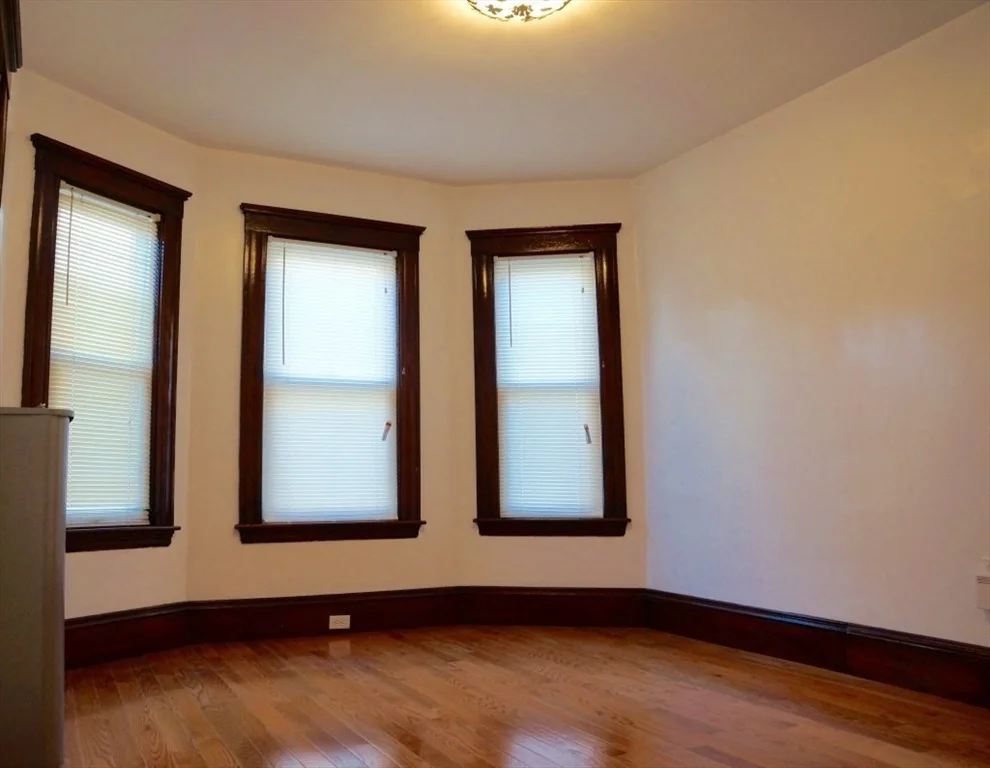 18 Indiana Ave, East Somerville