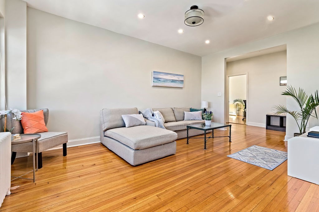 2 bed, 1 bath apartment for rent at 8 Chiswick Rd Unit 31, Brighton — photo 9 of 11