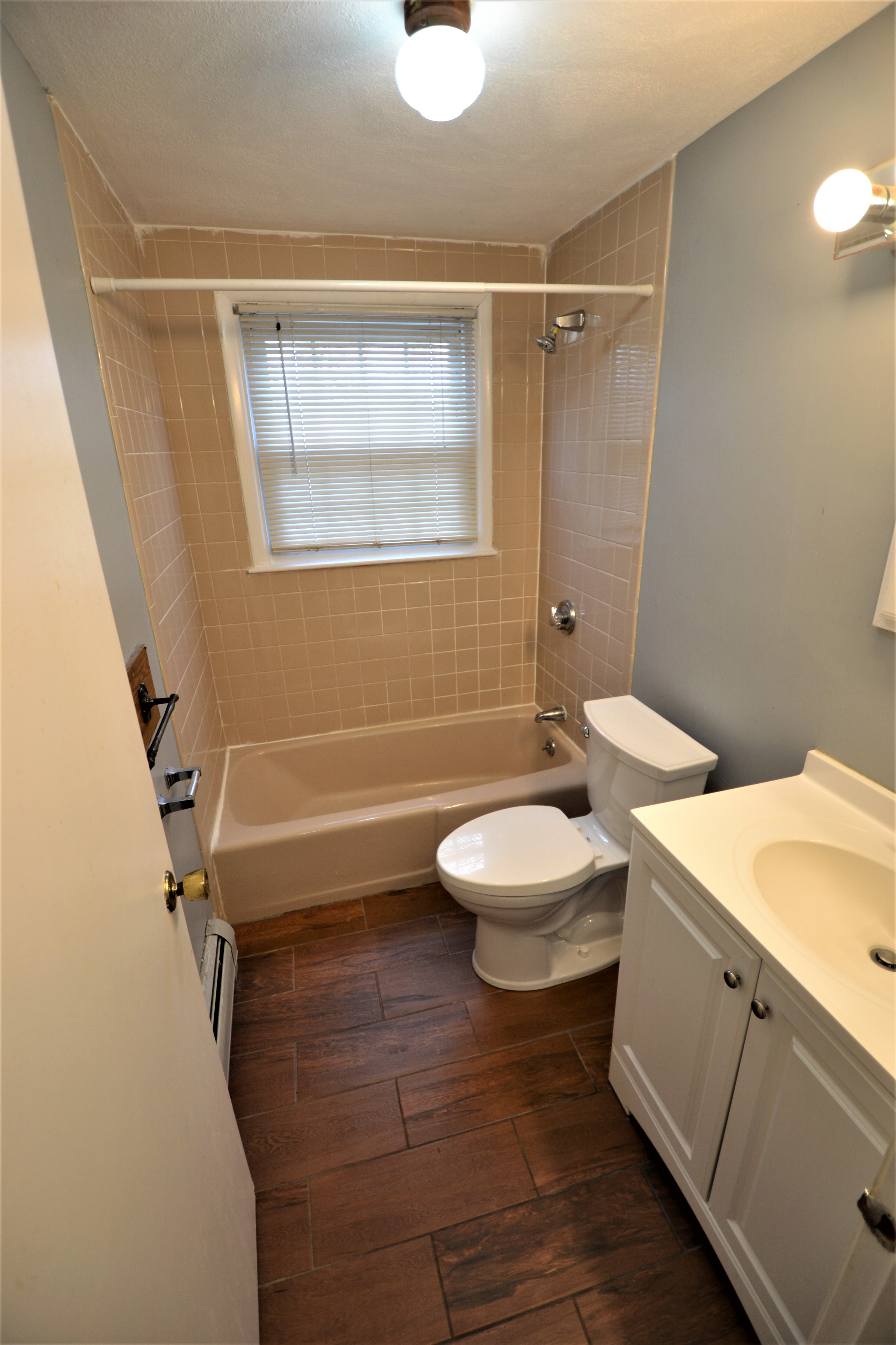 2 bed, 1 bath apartment for rent at 8 Andria Rd Unit 1, Hyde Park — photo 4 of 15