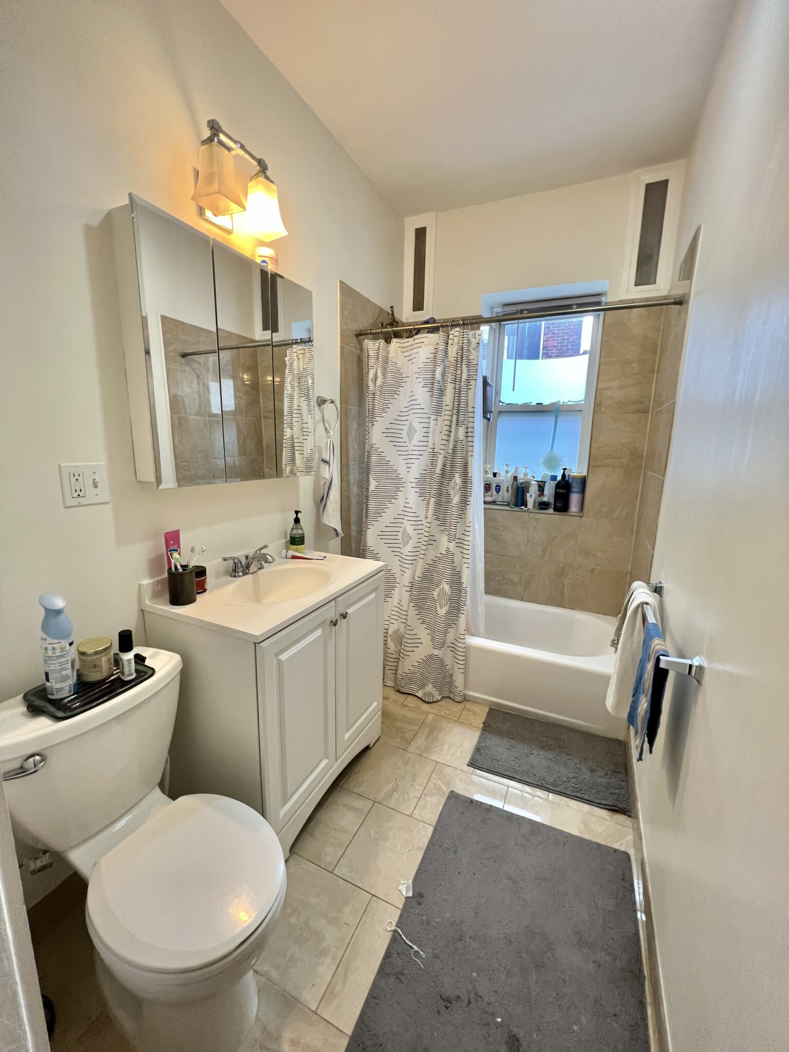 3 bed, 1 bath apartment for rent at 8 Farrington Ave Unit 6, Allston — photo 3 of 3