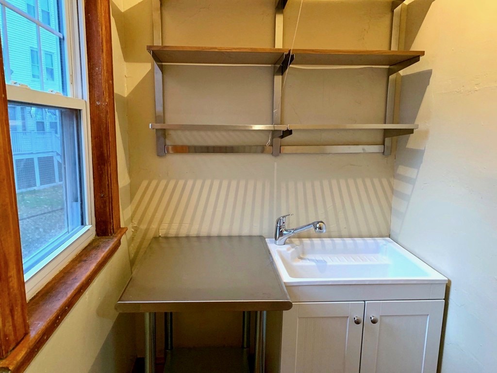 2 bed, 1 bath apartment for rent at 8 Granfield Ave Unit 1, Roslindale — photo 3 of 12