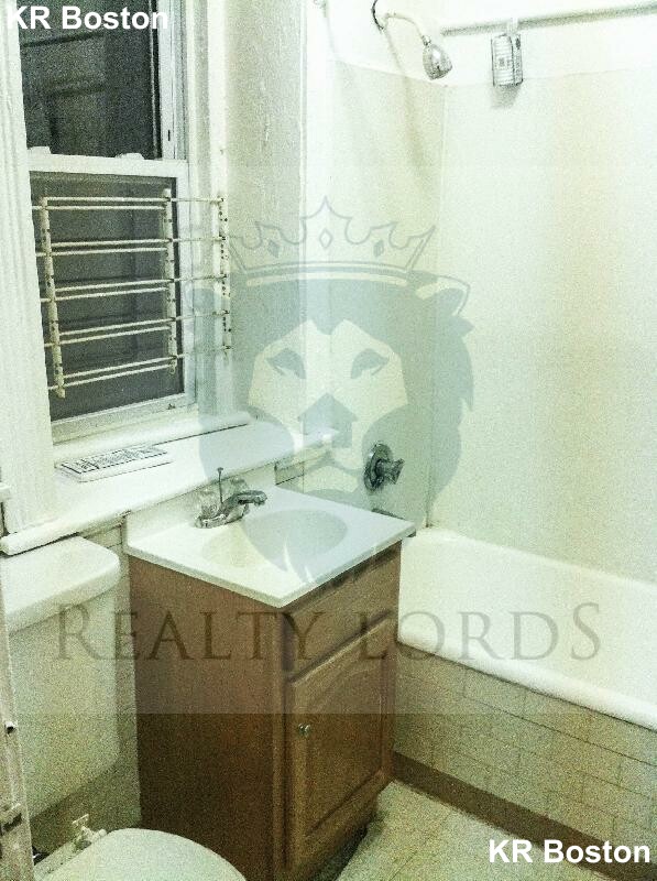 2 bed, 1 bath apartment for rent at 5 Vinal St Unit 2, Brighton — photo 2 of 5