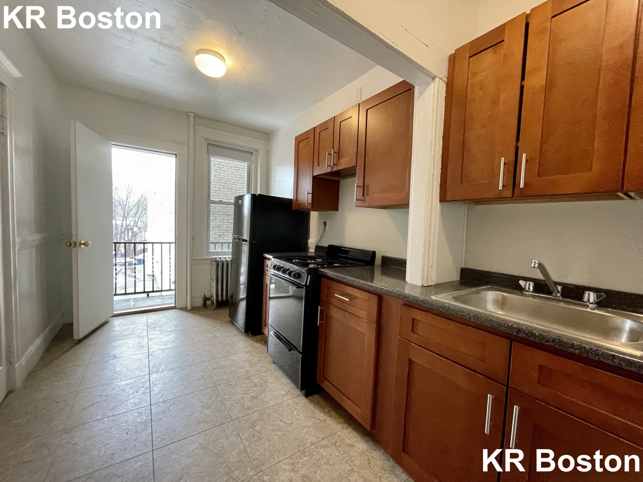 1 bed, 1 bath apartment for rent at 8 Vinal St Unit '6, Brighton — photo 1 of 4