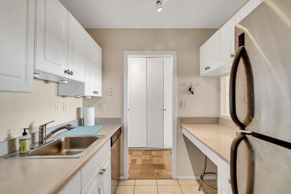 1 bed, 1 bath apartment for rent at 8 Whittier Pl Unit 21A, East Boston — photo 7 of 17