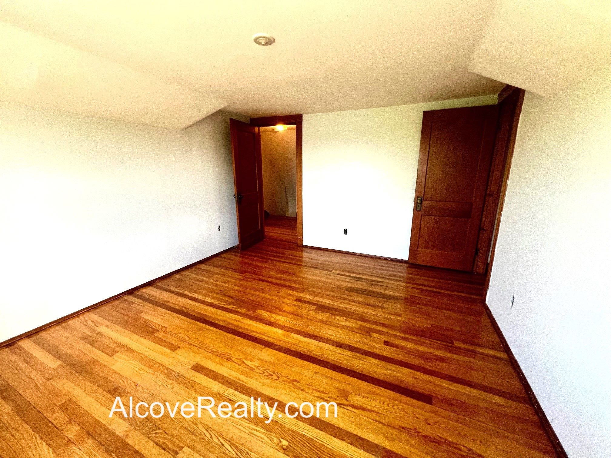 40 Alfred Rd, Arlington