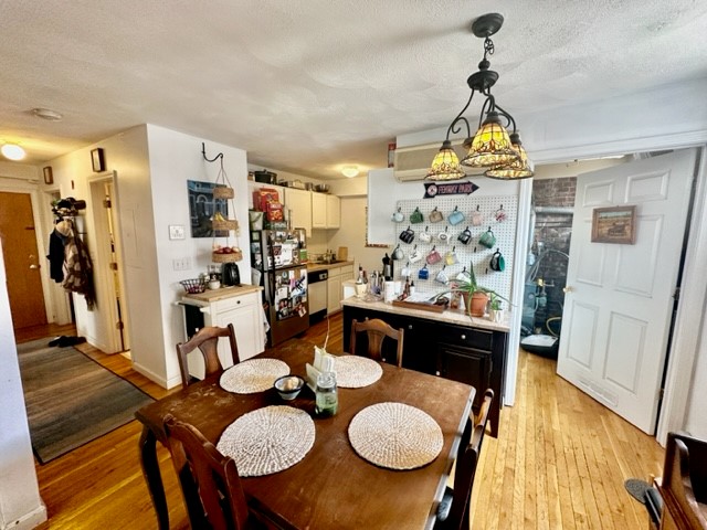 2 bed, 1 bath apartment for rent at 10 Harris St Unit 3, North End — photo 8 of 27