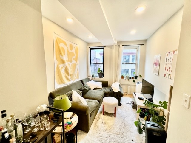 3 bed, 1 bath apartment for rent at 220 Hanover Unit 9F, North End — photo 8 of 16