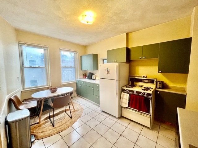 2 bed, 1 bath apartment for rent at 4 Baldwin Pl Unit 4, North End — photo 8 of 13