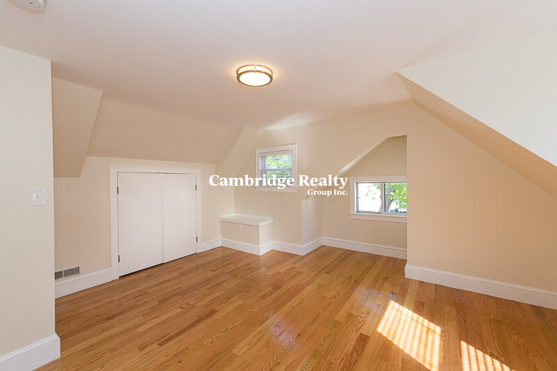 5 bed, 3 bath apartment for rent at 11 Winter Hill Rd Unit 2T, South Medford — photo 24 of 29