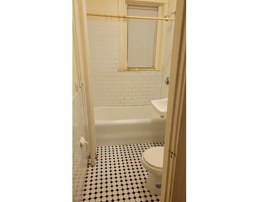 1 bed, 1 bath apartment for rent at 332 Salem St Unit 3, Malden — photo 15 of 20