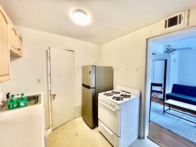 1 bed, 1 bath apartment for rent at 20 Stillman St Unit 1R, North End — photo 8 of 9