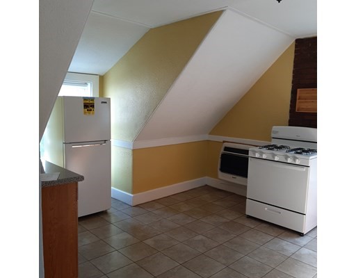 1 bed, 1 bath apartment for rent at 52 Harvest St Unit 3, Dorchester — photo 11 of 18
