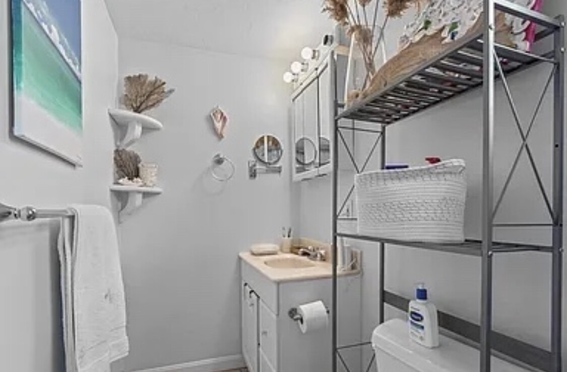 2 bed, 1 bath apartment for rent at 148 West 3rd St Unit 2, Boston — photo 8 of 11