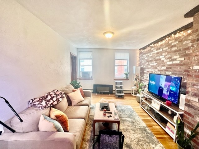 170 Endicott St, North End