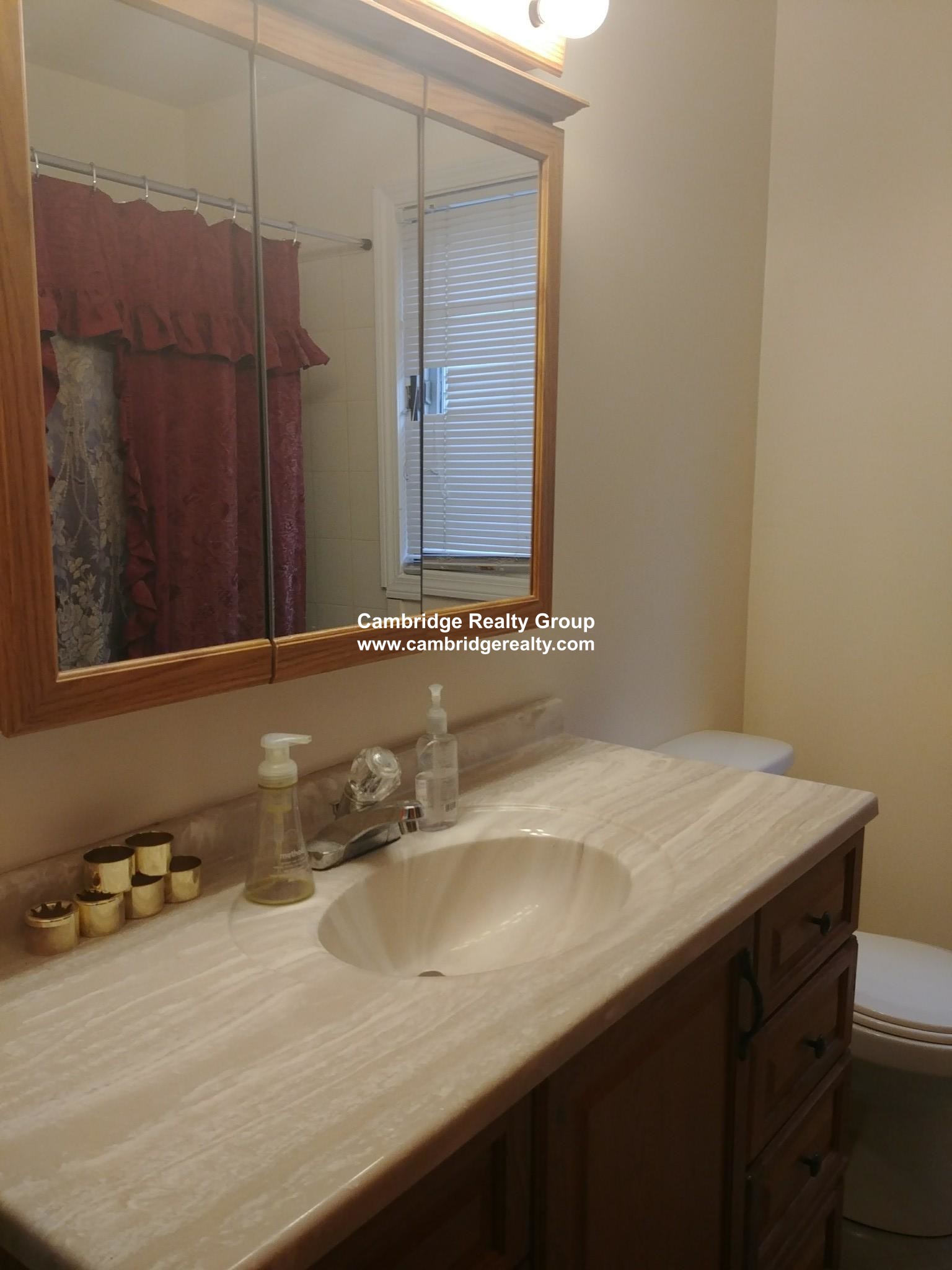 5 bed, 2 bath apartment for rent at 114 Yorktown St Unit 1, Davis Square — photo 8 of 13