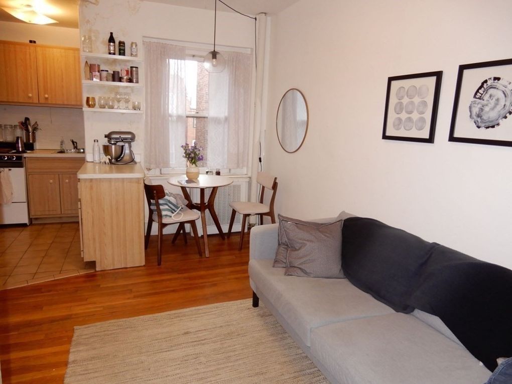 2 bed, 1 bath apartment for rent at 86 West Cedar St Unit 7, Beacon Hill — photo 2 of 11