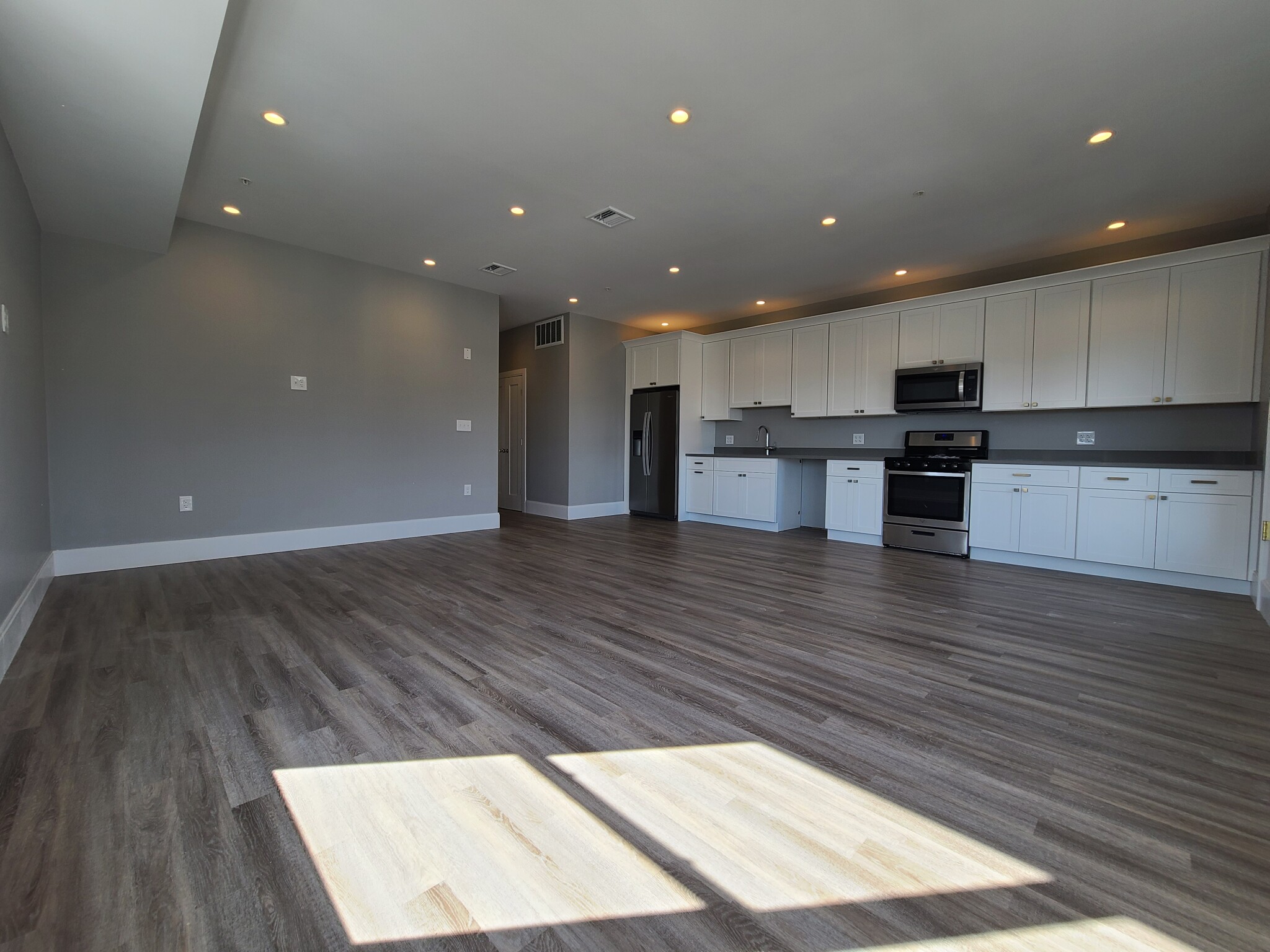3 bed, 2 bath apartment for rent at 27 Vinton St Unit 3, South Boston — photo 8 of 33