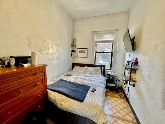2.5 bed, 1 bath apartment for rent at 223 Endicott St Unit 4, North End — photo 8 of 16