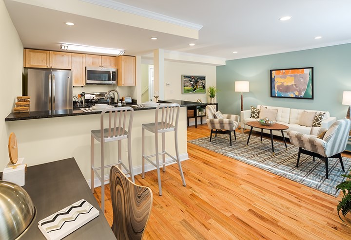 2 bed, 1.5 bath apartment for rent at 617 Vfw Pkwy Unit ., Chestnut Hill — photo 9 of 39