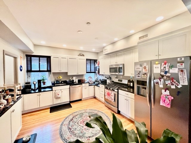 2 bed, 1 bath apartment for rent at 1 Fairfield Pl Unit 3, North End — photo 8 of 19