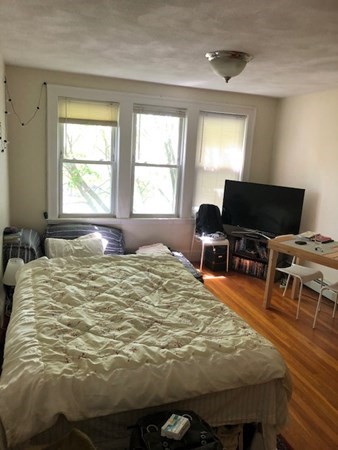 Studio bed, 1 bath apartment for rent at 38 Day St Unit X, Davis Square — photo 8 of 10