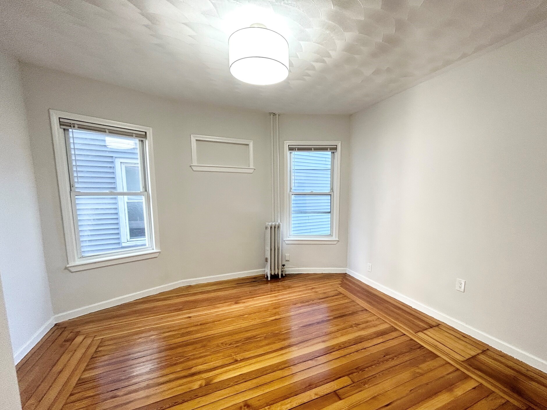 4 bed, 2 bath apartment for rent at 151 East Cottage St Unit 2, Dorchester — photo 5 of 11