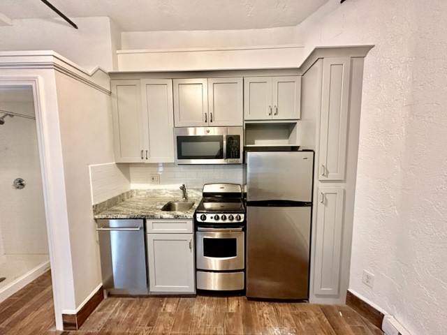 Studio bed, 1 bath apartment for rent at 223 Endicott St Unit 3B, North End — photo 8 of 14