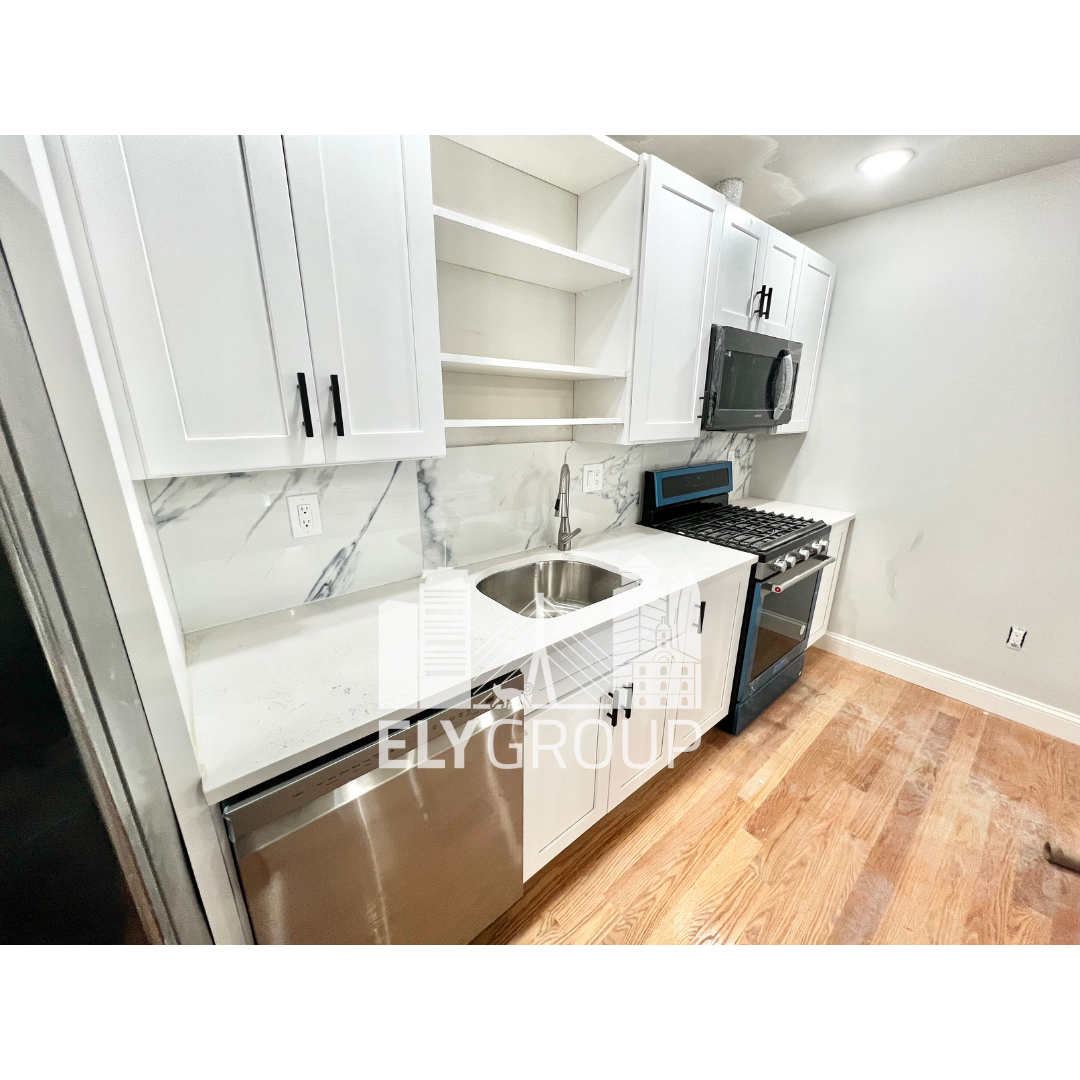 4 bed, 2 bath apartment for rent at 33 Lincoln St Unit 1, West Medford — photo 8 of 22