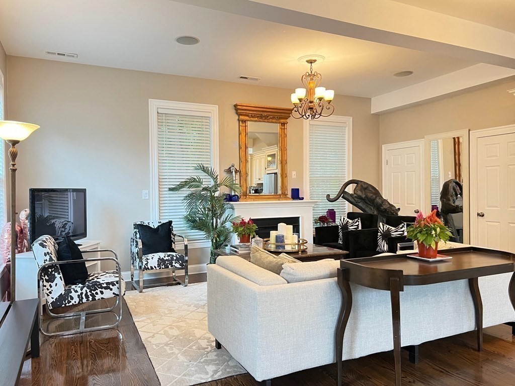 2 bed, 1.5 bath apartment for rent at 826 Watertown St Unit R, Newton — photo 2 of 6