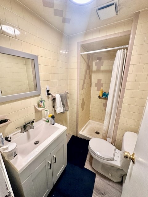 2 bed, 1 bath apartment for rent at 2612 Charter Unit 2, North End — photo 8 of 17