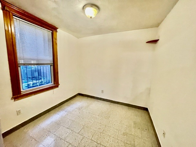 3 bed, 1 bath apartment for rent at 3 Wesley Pl Unit 3, North End — photo 6 of 13