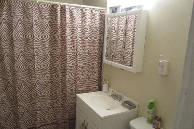 3 bed, 1 bath apartment for rent at 861 East 1st St Unit 3, South Boston — photo 8 of 10