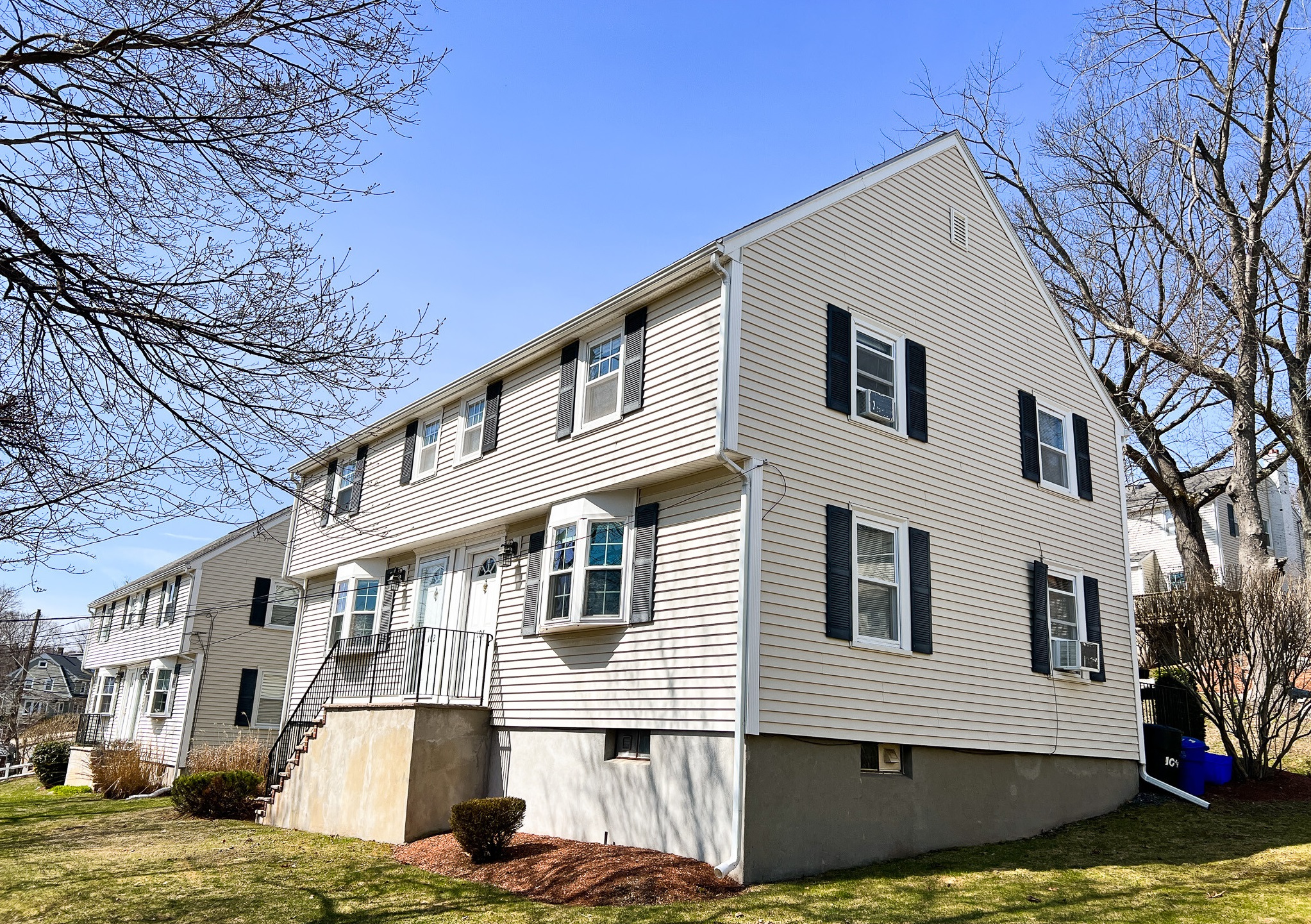 2.5 bed, 1 bath apartment for rent at 104 Forest St Unit 1, Arlington — photo 8 of 9
