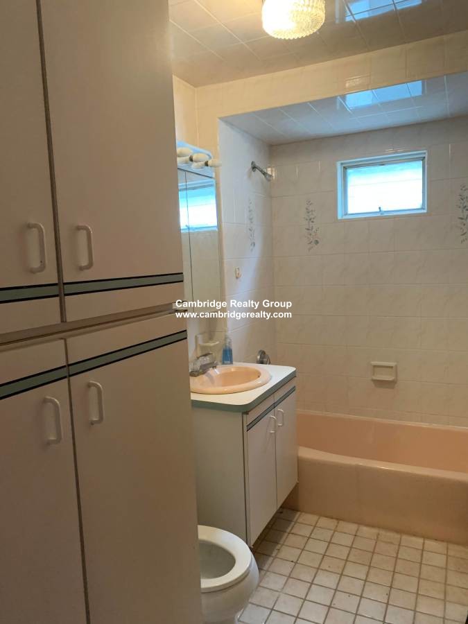4 bed, 2 bath apartment for rent at 11 Eliot St Unit 2, Spring Hill — photo 8 of 18