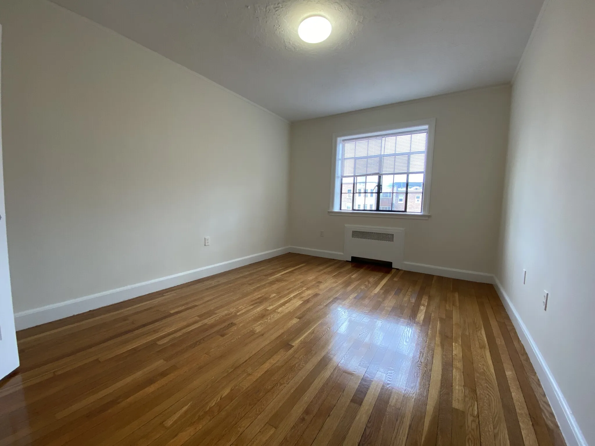 40 A Harvard Ave, Harvard Avenue