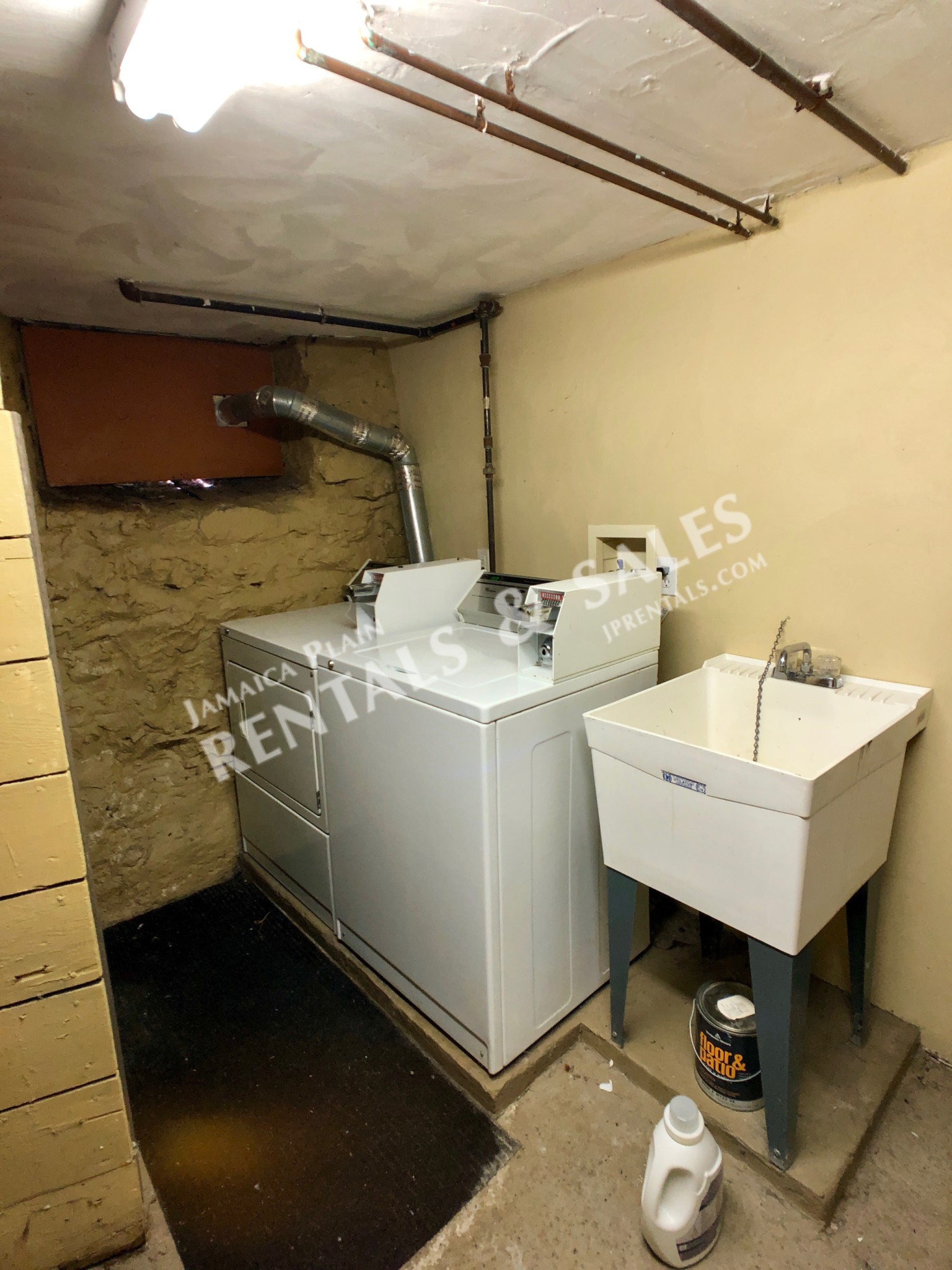 14-16 Colberg Ave, Roslindale